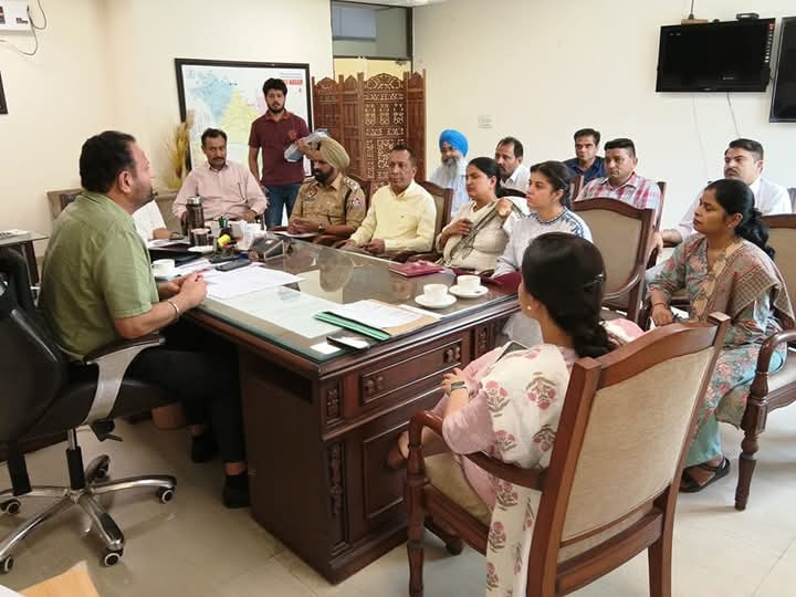 Unauthorized constructions in the district should be removed soon - Rajiv Verma